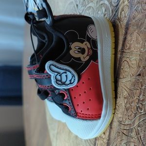 Disney junior Mickey prewalk casual Black size 2 infant toddler shoes